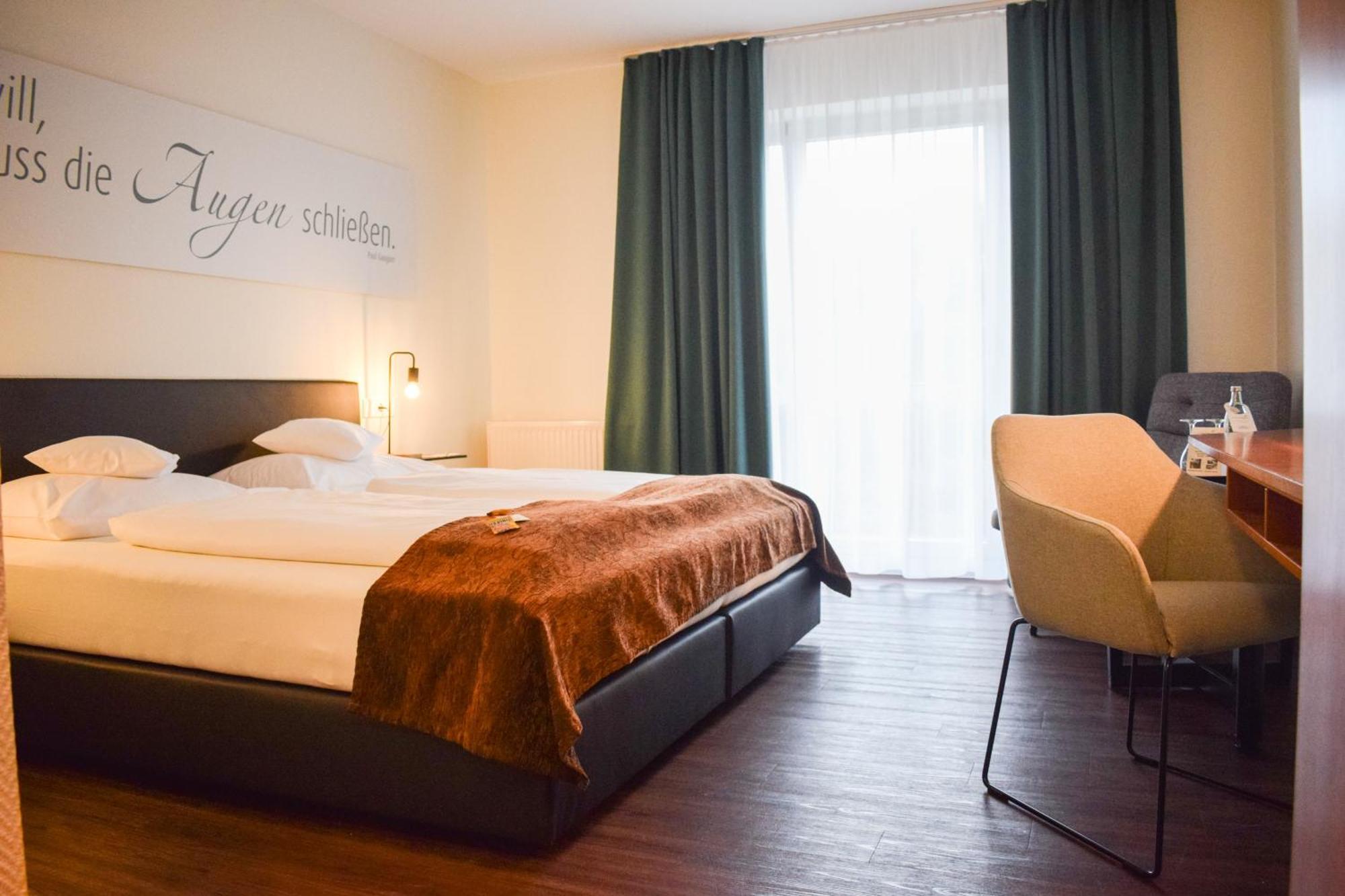 Landhotel Rügheim Zewnętrze zdjęcie