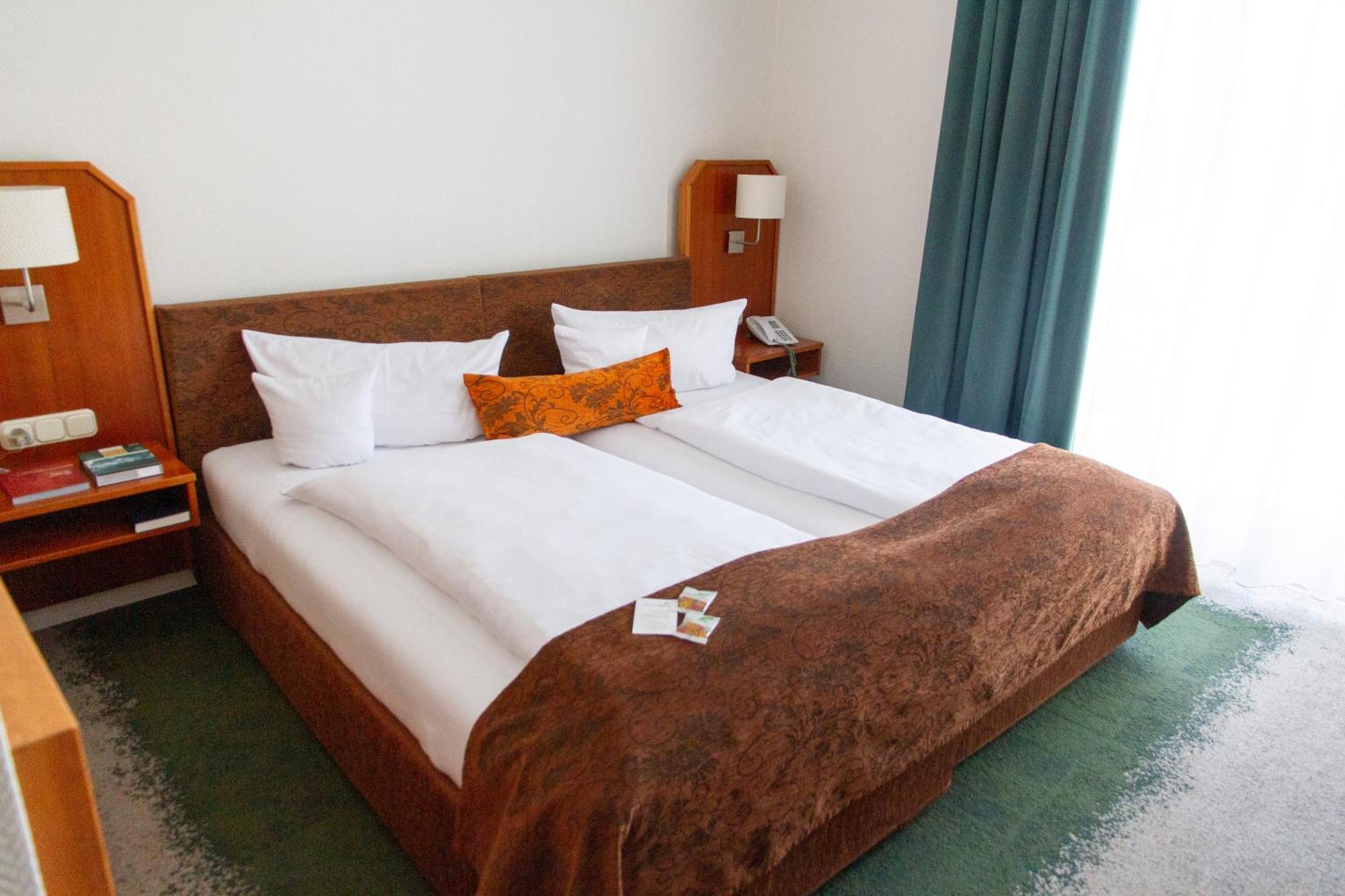 Landhotel Rügheim Zewnętrze zdjęcie