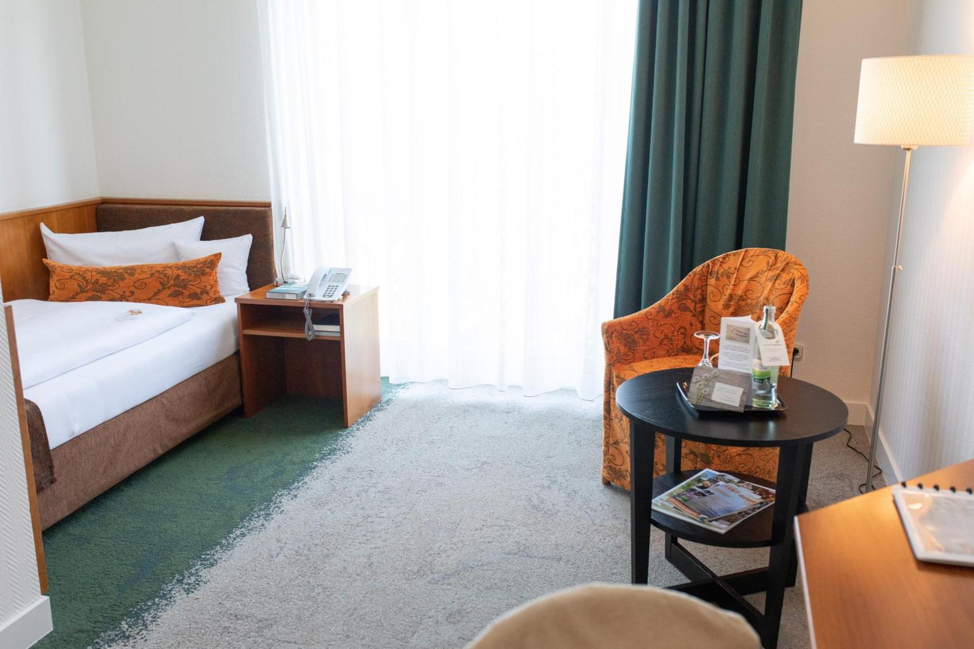 Landhotel Rügheim Zewnętrze zdjęcie